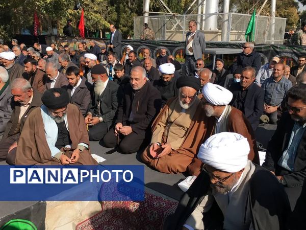 اقامه نماز باران در گلستان شهدا اصفهان به امامت  حضرت آیت‌ الله مهدوی