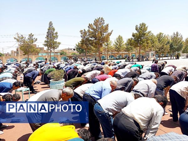 نماز جمعه ای هزاران نفری با حضور حماسی مردم کاشمر