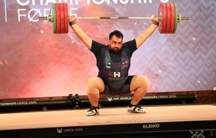 داوودی مرد برنزی وزنه‌برداری ایران لقب گرفت