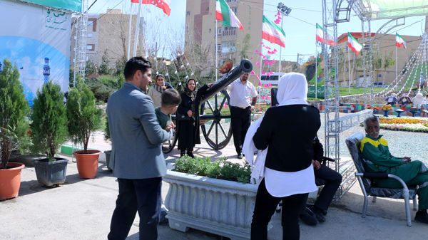 خدمات‌رسانی ستاد تسهیلات و راهنمای زائران نوروزی در قم