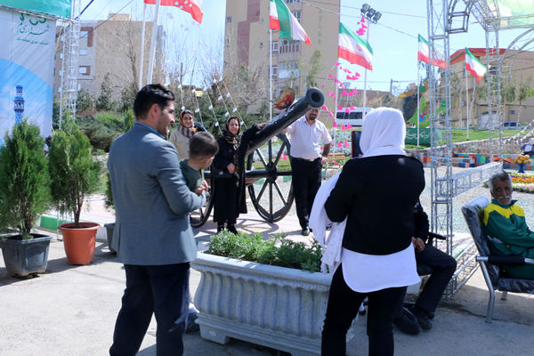 خدمات‌رسانی ستاد تسهیلات و راهنمای زائران نوروزی در قم