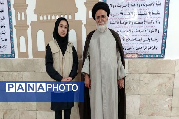 اقامه نماز جماعت در دبیرستان شهید مجید دهنوی نیشابور