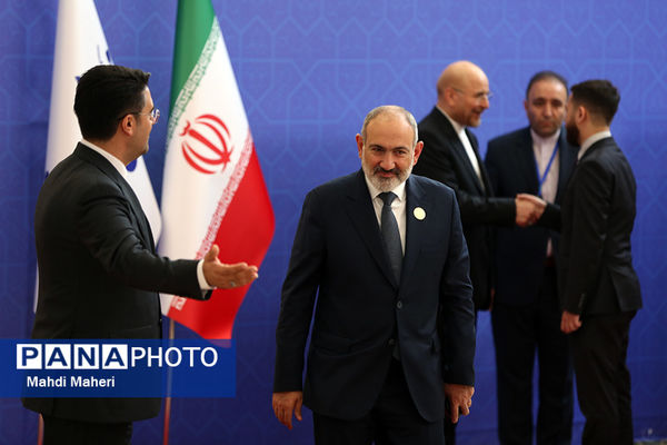 ورود مهمانان مراسم تحلیف رئیس‌جمهوری به مجلس شورای اسلامی 