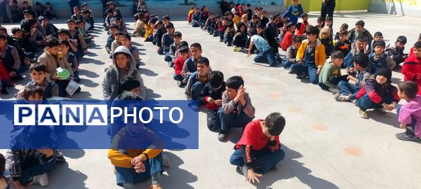 مراسم تقدیر و اهدای جوایز به تیم های برتر مدرسه پویندگان فرهنگ خلیل اباد