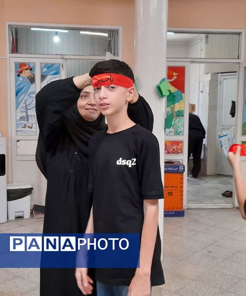 گردهمایی اعضای کانون پرورش فکری شماره 4 قم در جوار مزار شهید گمنام