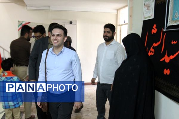 نشست صمیمی مدیرکل آموزش و پرورش استان زنجان در خبرگزاری پانا 