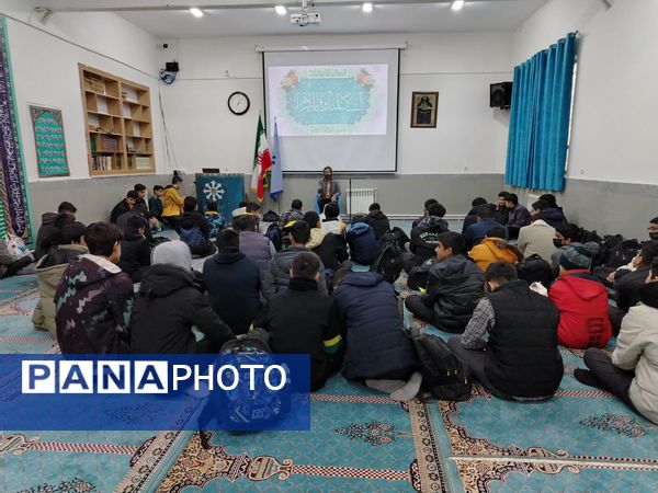 جشن میلاد حضرت زهرا (س) در دبیرستان شهید بهشتی 