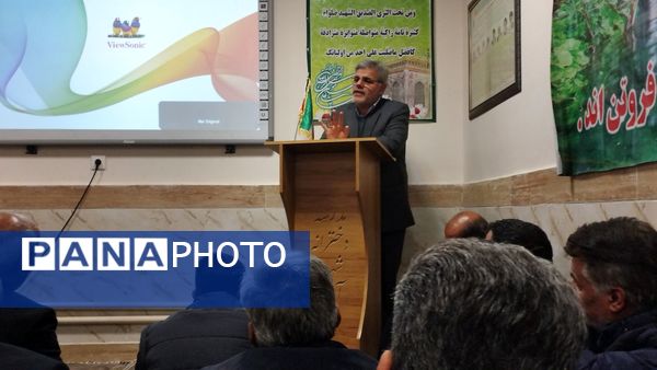 جلسه انجمن اولیان و مربیان در دبیرستان شهید محمد آسوده شهرستان خلیل آباد