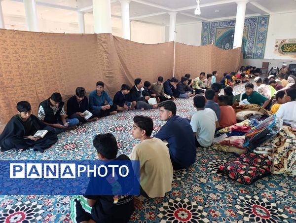 مراسم اعتکاف دانش‌آموزی در مسجد نور سندرک