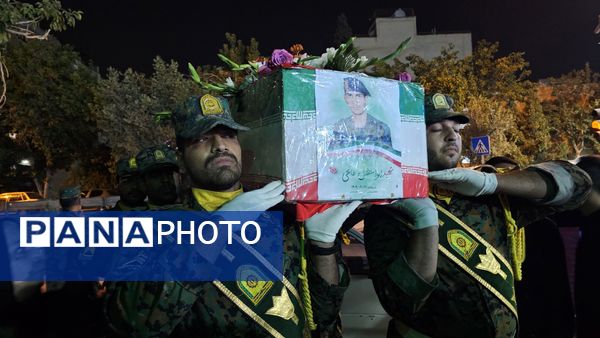 پیکر شهید فاتحی، در آغوش مجلس حسینی آرام گرفت 
