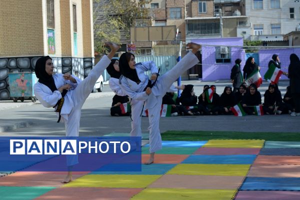 از حرکات رزمی دانش‌آموزان تا طناب‌کشی معلمان، المپیاد ورزشی مدرسه حکمت بهارستان‌دو