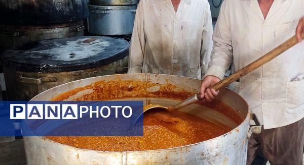 توزیع غذای گرم به‌مناسبت عید سعید غدیر خم در بجنورد