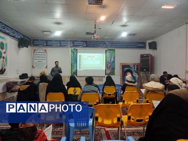 جلسات هم‌اندیشی دانش‌آموزان کانونی دردبیرستان امام خمینی کاشمر