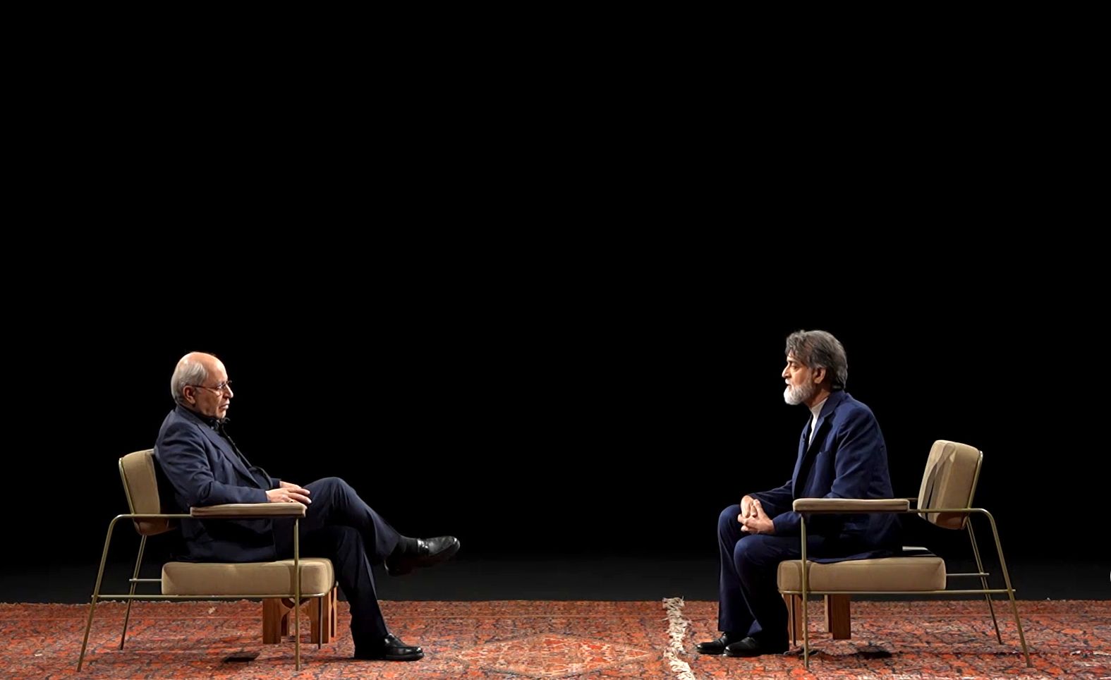  اخلاق در مسیر توسعه یافتگی‌ راه خودش را پیدا می‌کند/ نقطه مرکزی همه آدم‌ها تفکر است، جامعه سکون را پس می‌زند