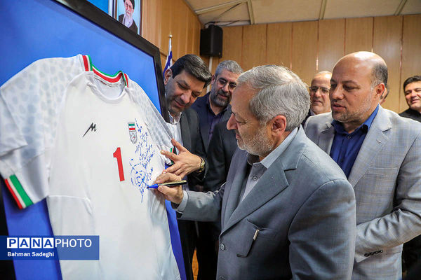 مراسم بدرقه تیم‌های ملی فوتسال دانش‌آموزی پسران و دختران ایران به رقابت‌های جام جهانی