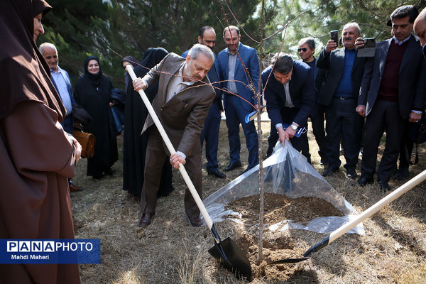 مراسم نمادین بزرگداشت روز آموزش همگانی حفاظت محیط زیست