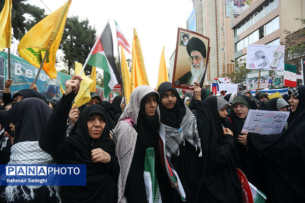 راهپیمایی ۱۳ آبان در تهران