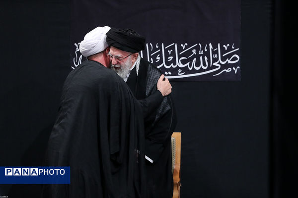 مراسم عزاداری شب عاشورای حسینی (علیه‌السلام) با حضور رهبر انقلاب