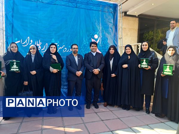 نوزدهمین جشنواره طلایه داران طرح و برنامه‌های معاونت آموزش ابتدایی 