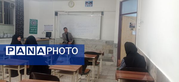 جلسه دیدار چهره به چهره والدین با دبیران در کاشمر