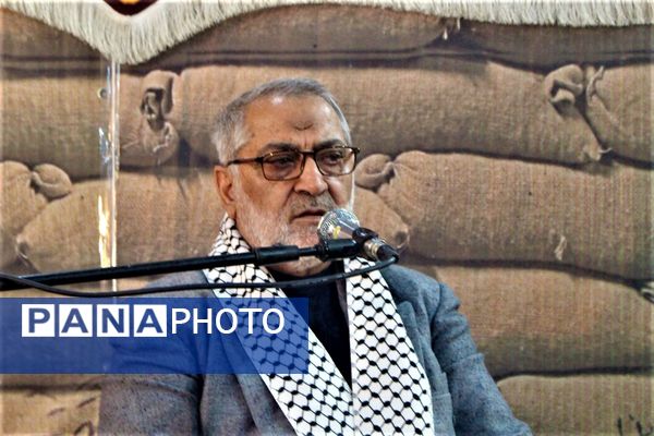 گرامیداشت یاد و خاطره ۱۵ شهید والامقام روستای مومن آباد قم