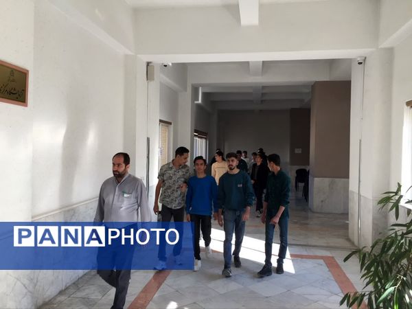 بازدید دانش آموزان دبیرستان نمونه آیت‌الله خامنه‌ای از دانشکده پزشکی دانشگاه فردوسی مشهد