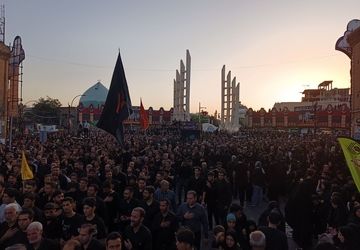 مراسم عزاداری دسته حسینیه اعظم با حضور مردم زنجان برگزار شد 