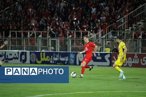بازی بدون گل تراکتور و فجر سپاسی