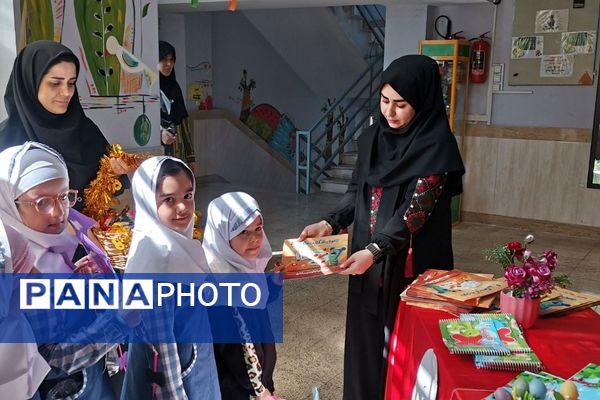 جشن روز دختر و روز جهانی کودک در دبستان زنده یاد قمصری