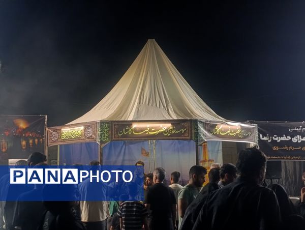 مراسم عزای شام غربت هشتمین آفتاب دل ها، همراه با آیین شمع‌گردانی 
