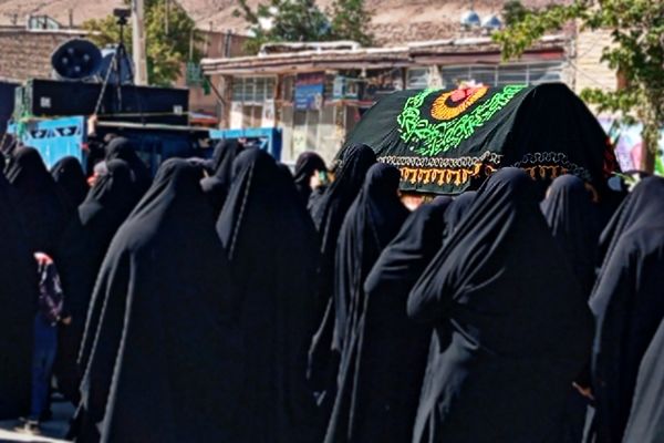 خیابان‌های بن، رنگ ماتم گرفت: تشییع نمادین پیکر امام هشتم