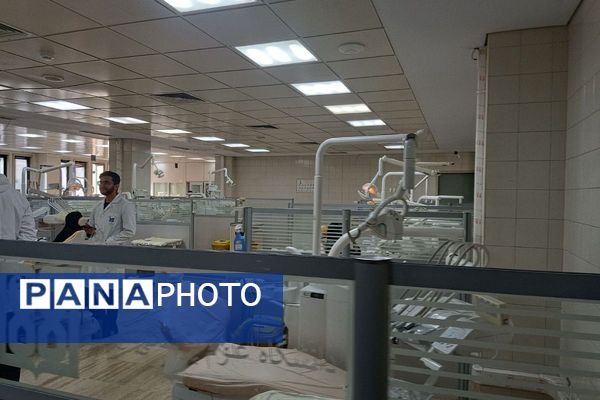 بازدید از دانشکده دندانپزشکی تهران دانش‌آموزان دبیرستان شهدای علم‌ و فناوری بهارستان دو