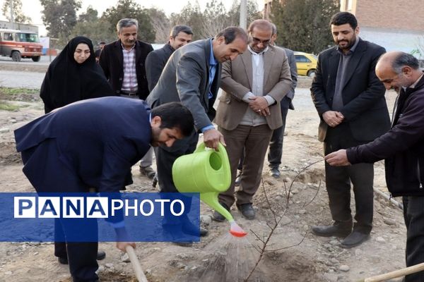 آیین روز درختکاری در هنرستان کشاورزی شهید باهنر پاکدشت 