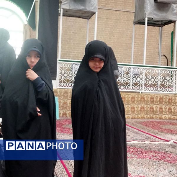 میزبانی دانش‌آموزان دختر شهرستان تفت از شهید گمنام