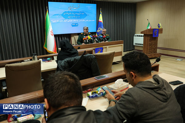 نشست خبری سردار سرتیپ دوم پاسدار هادی ملانوری، فرمانده سپاه حفاظت هواپیمایی