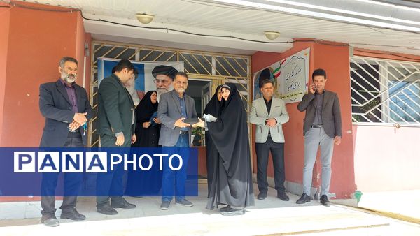 نواخته شدن زنگ سپاس معلم در دبیرستان زینبیه بلده