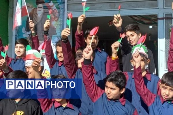 استقبال دانش‌آموزان مدارس شهرستان پردیس از دهه فجر انقلاب اسلامی ایران 