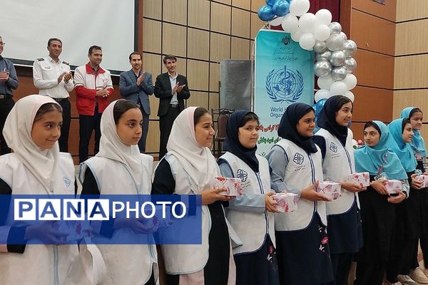 تجلیل از حافظان سلامت و ایمنی در رباط کریم