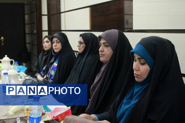 تجلیل از مربیان پیشتاز، مسئولان و فعالان سازمان دانش‌آموزی استان بوشهر