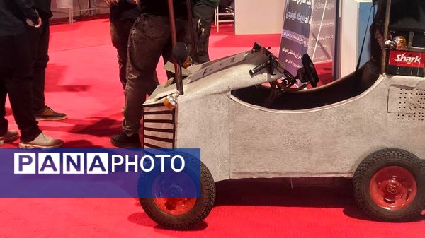 نمایشگاه هفته پژوهش و فناوری در مشهد