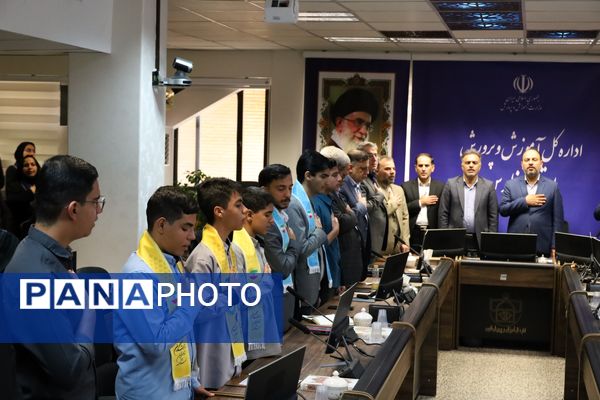 دیدار معاون پرورشی و فرهنگی وزارت آموزش‌وپرورش با نمایندگان پسر تشکل‌های دانش‌آموزی شیراز