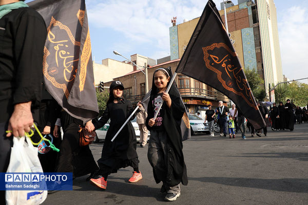 حضور کودکان و نوجوانان در جاماندگان اربعین حسینی - تهران