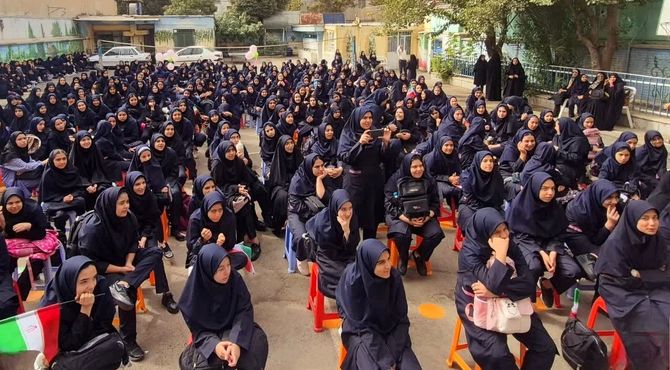 زنگ مهر در دبیرستان دخترانه مختار افشار نواخته شد 