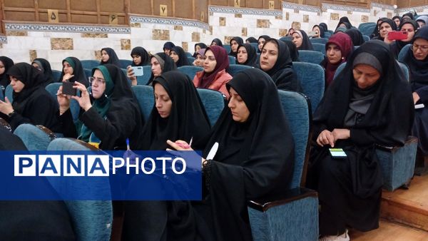 برگزاری دوره‌ تربیت مدرس پیشتازان سازمان دانش‌آموزی استان البرز