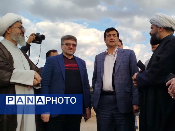  وزیر ورزش و جوانان کشور از تعدادی از پروژه های عمرانی ورزشی  کاشمر بازدید کرد 