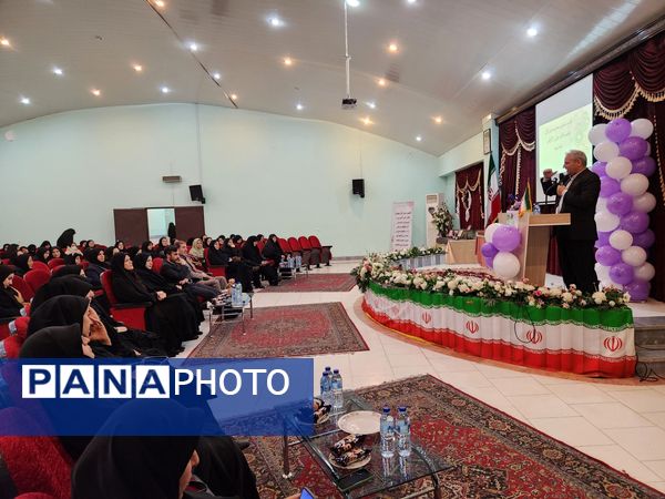 همایش گفتمان سازی الگوی سوم زن مسلمان و کنشگری جمعیت در تبریز