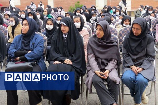 مراسم هفته پژوهش در دبیرستان بانو عفت آهنگری شهرری