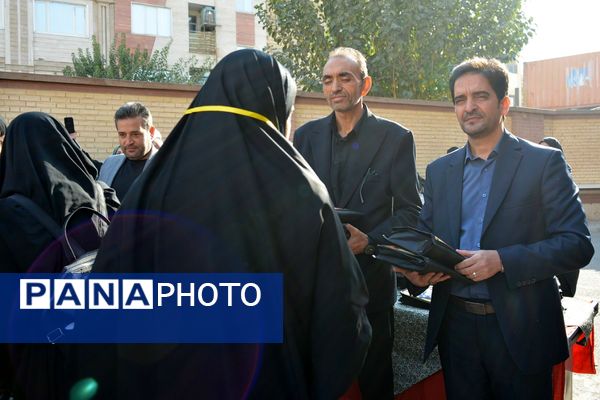 بدرقه دانش‌آموزان بهارستانی به راهیان‌نور