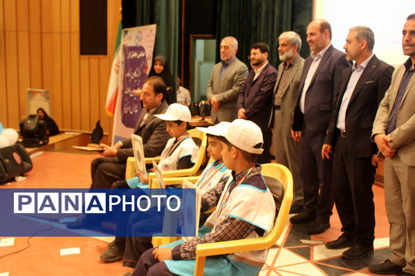 آیین تقدیر از برگزیدگان جشنواره سفیران سلامت استان قم