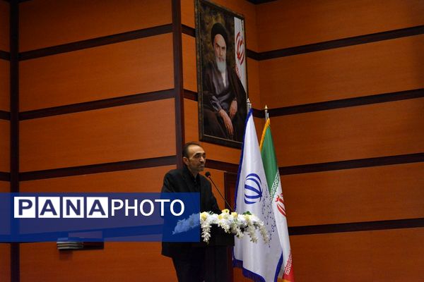 نشست هم‌اندیشی معاونین پرورشی، روحانیون امین و ائمه جماعات در بهارستان‌دو